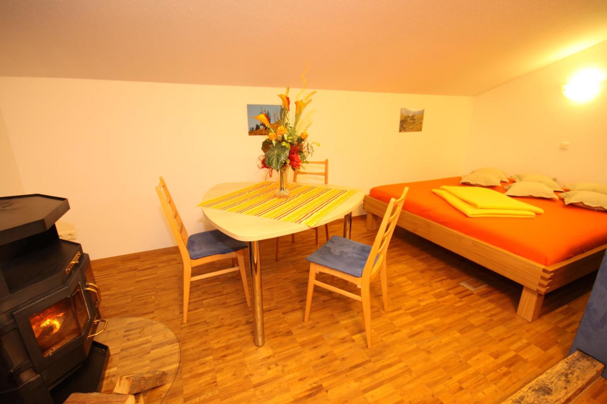 Ferienwohnungen Hennenmuehle Bad Hindelang Ruang foto